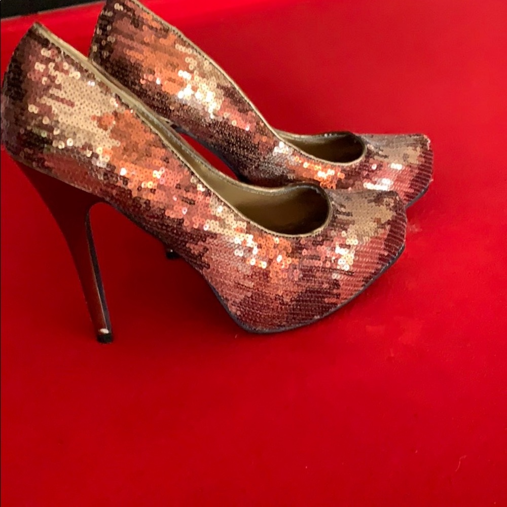 Brown sequined platform pumps